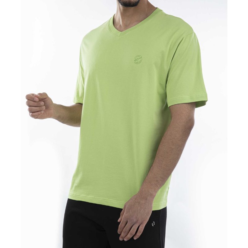 تی شرت آستین کوتاه مردانه جوتی جینز مدل یقه هفت کد 1551418 رنگ سبز روشن